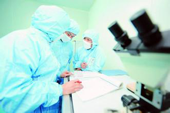 从拜耳备受争议的收购打算，看全球造药巨头的转型方式