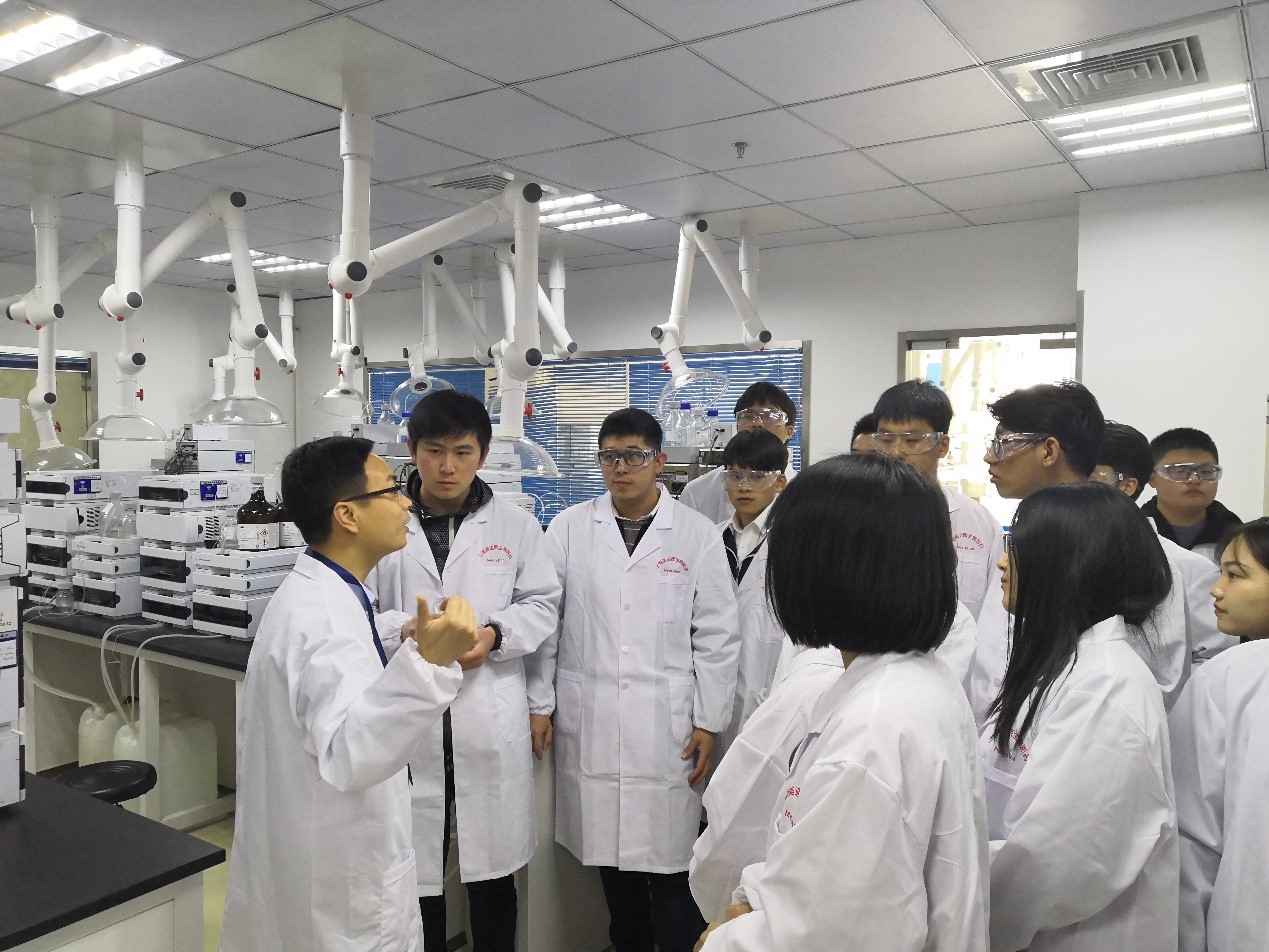 走进PP电子游戏，与学子共话成长