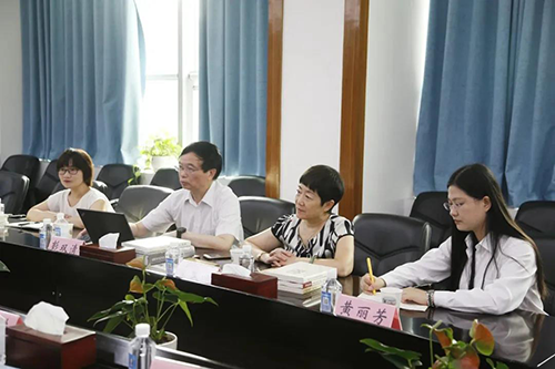 PP电子游戏临床前钻研副总裁兼机构掌管人彭双清教授，药效部执行主任董文心，药代安评项目掌管人龙娜等