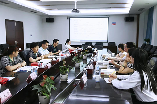 会议中PP电子游戏与人福药业就今后的合作方向进行了深刻探求