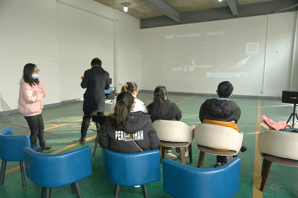 在春节 “涝爝天” 活动中，PP电子游戏给留沪过春节的员工筹备了丰硕多彩的活动